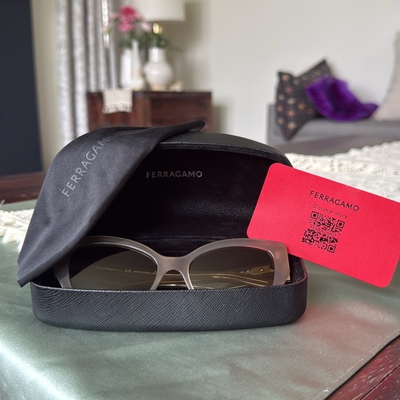 SALVATORE FERRAGAMO Grey Cat Eye Ladies Sunglasses main image 15